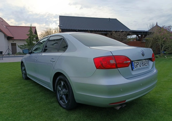 Volkswagen Jetta cena 28300 przebieg: 250640, rok produkcji 2013 z Bytów małe 277